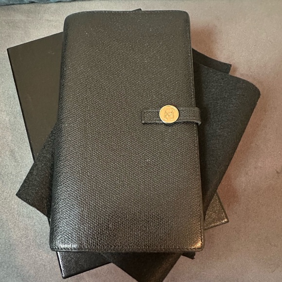 EUC CHANEL long wallet coco black/ gold full inclusion - Picture 1 of 15